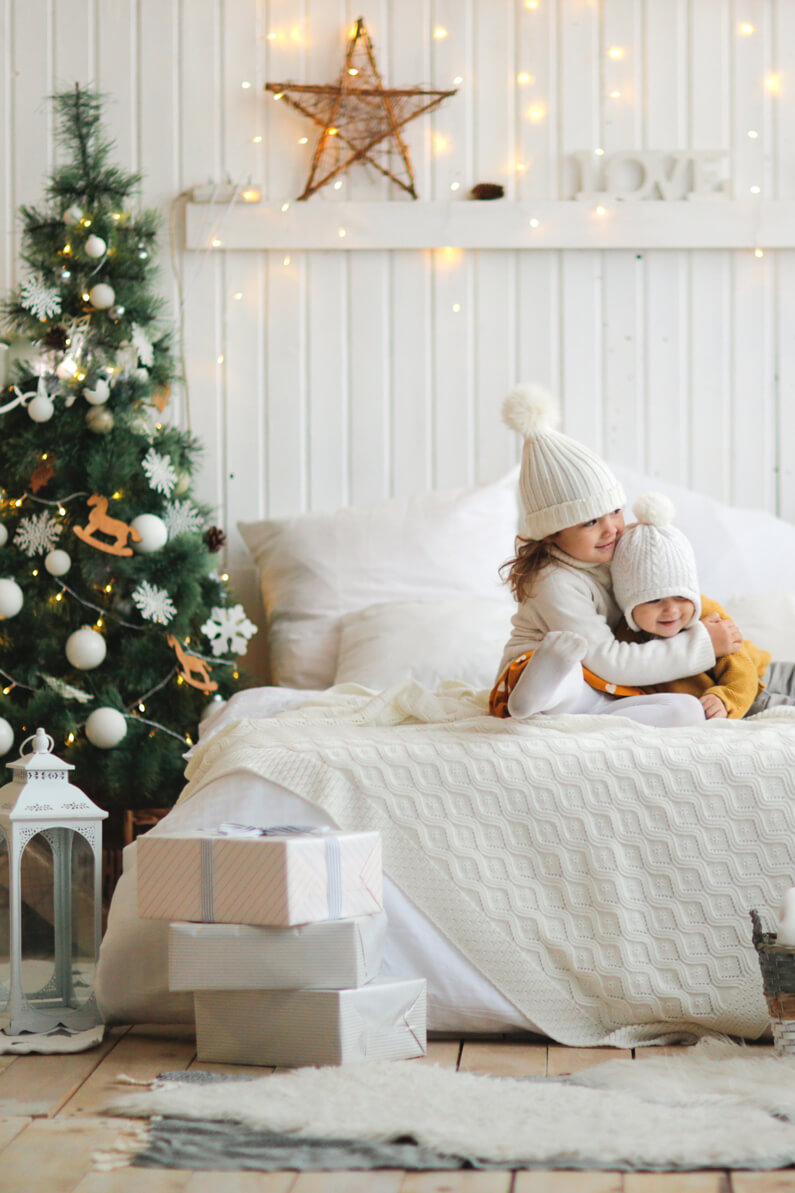 Holiday-2025-4-Mobile